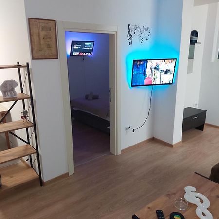 Apartman Muzika ヤゴディナ エクステリア 写真