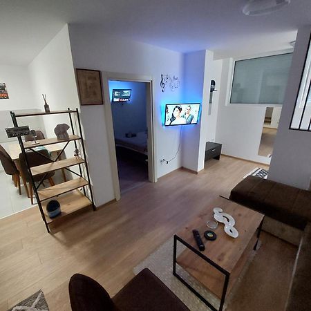 Apartman Muzika ヤゴディナ エクステリア 写真
