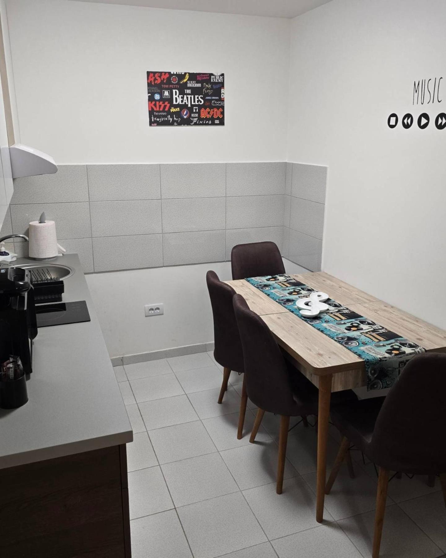 Apartman Muzika ヤゴディナ エクステリア 写真