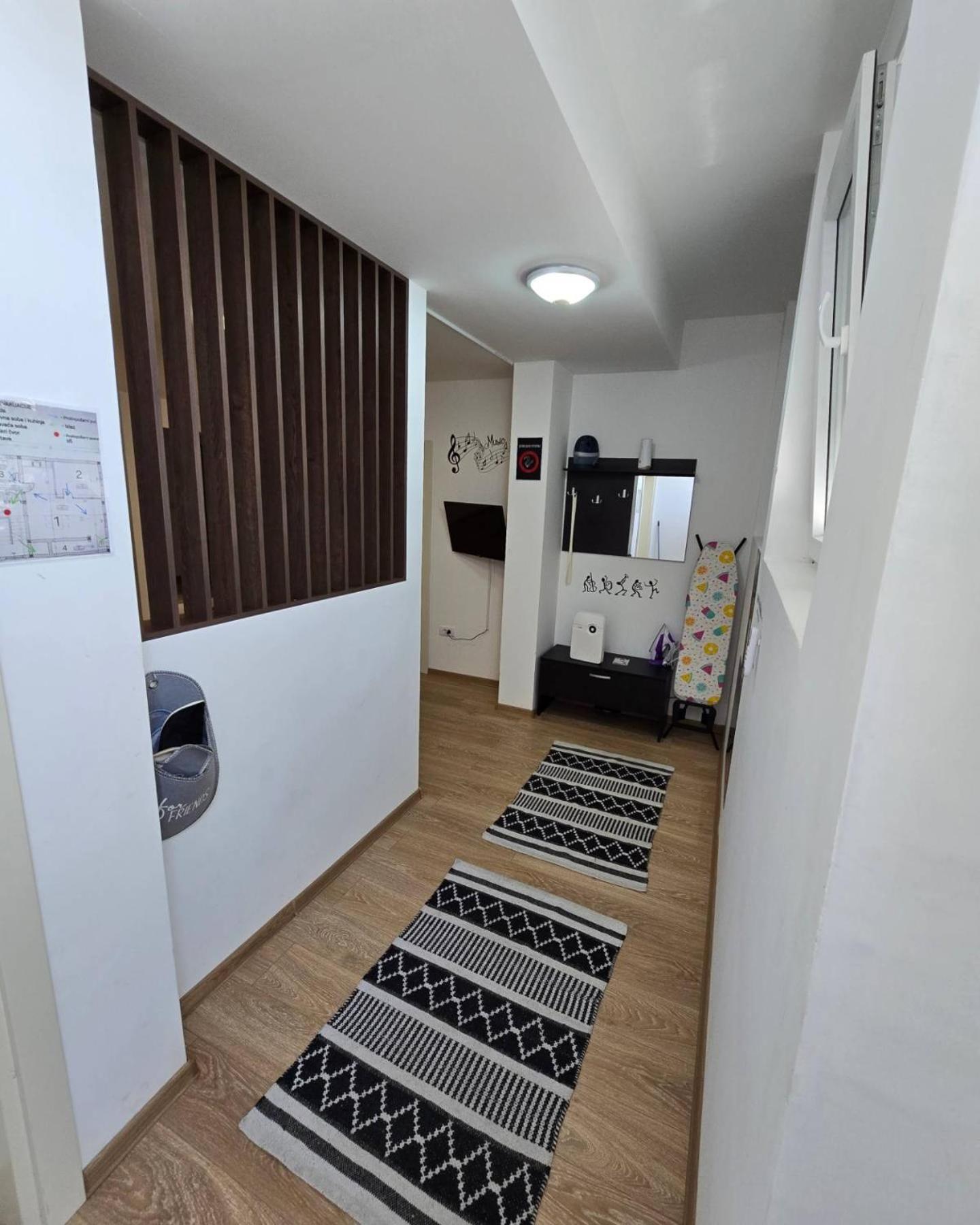 Apartman Muzika ヤゴディナ エクステリア 写真